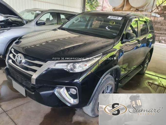 TOYOTA HILUX SW4 19/19