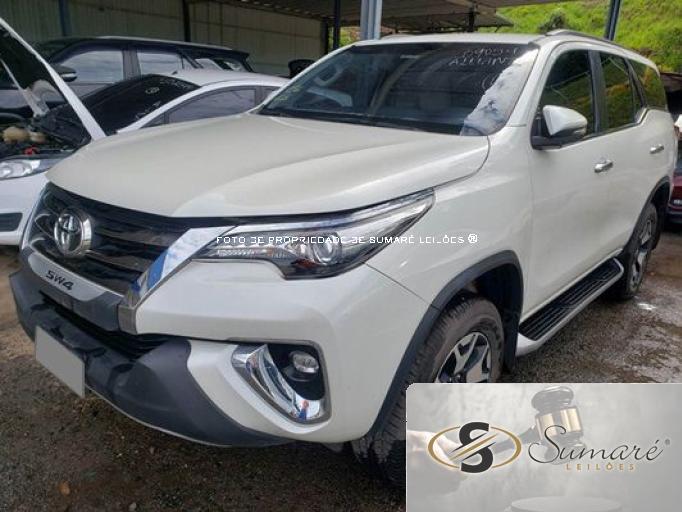 TOYOTA HILUX SW4 19/19